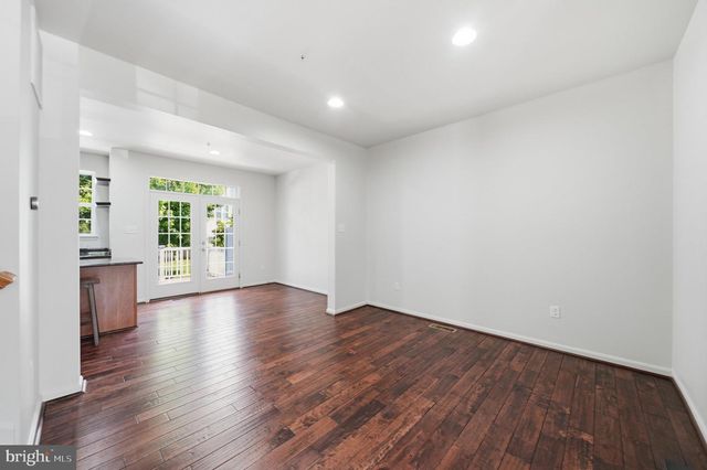 9810 SOLAR CRSE, Laurel, MD 20723