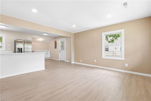 213 Shawen DR, Hampton, VA 23669