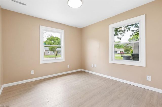 213 Shawen DR, Hampton, VA 23669