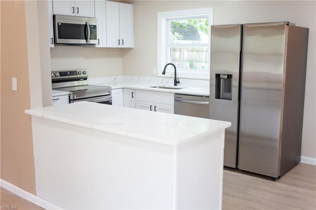 213 Shawen DR, Hampton, VA 23669
