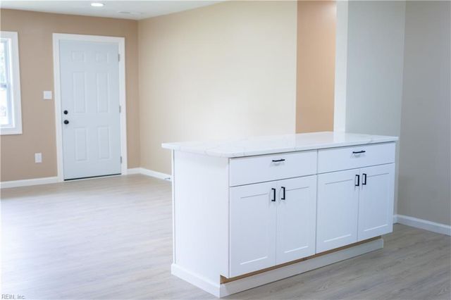 213 Shawen DR, Hampton, VA 23669