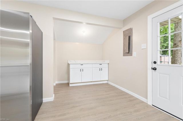 213 Shawen DR, Hampton, VA 23669