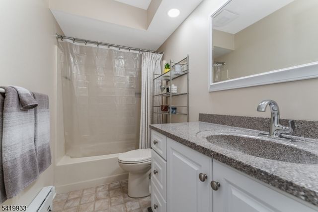 13 Ridgedale Dr, Clinton Twp., NJ 08801