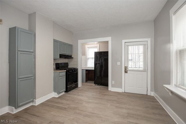 5614 Drake Avenue, Cleveland, OH 44127