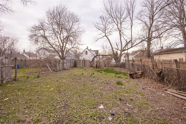 5614 Drake Avenue, Cleveland, OH 44127