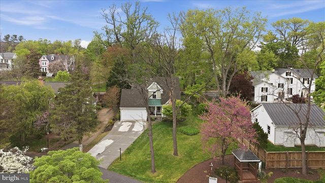 320 LOUDOUN ST SW, Leesburg, VA 20175