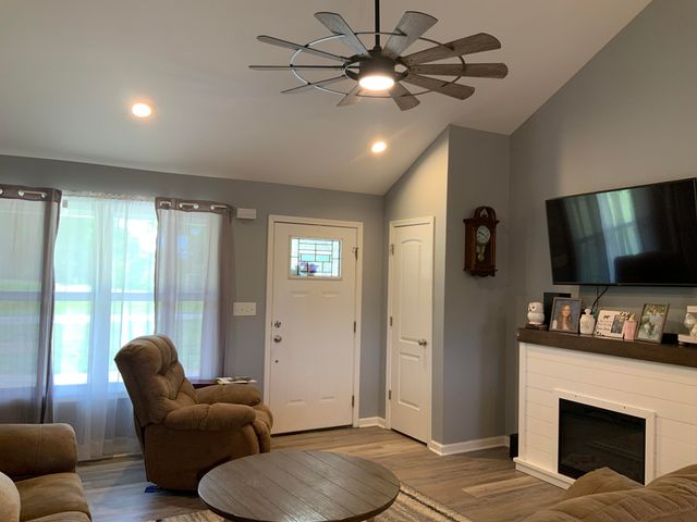 1160 Dennis Road, Lawrenceburg, KY 40342
