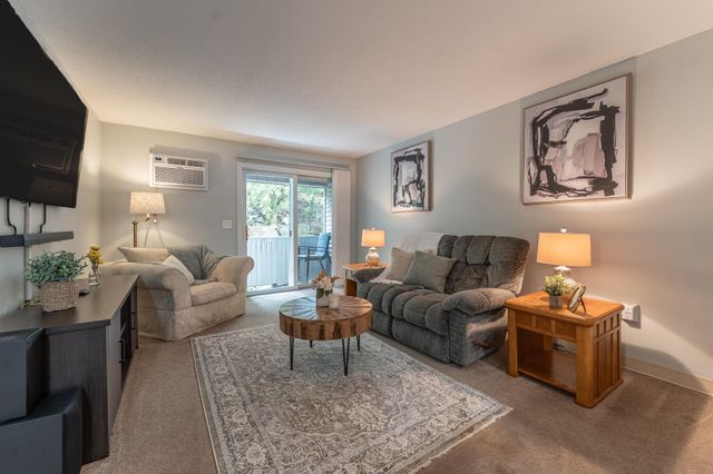 106 Eastern Ave Apt 204, Manchester, NH 03104