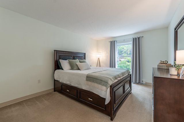106 Eastern Ave Apt 204, Manchester, NH 03104