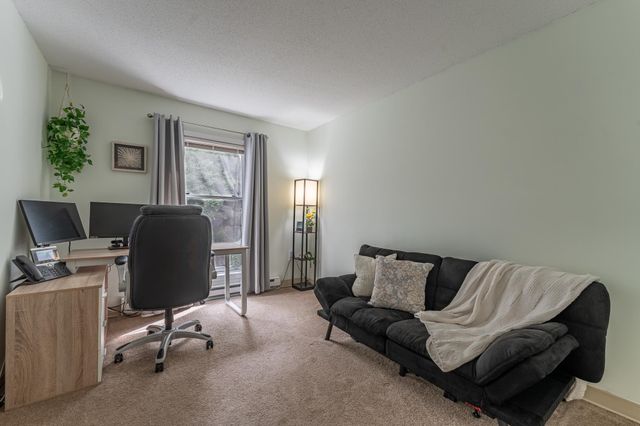 106 Eastern Ave Apt 204, Manchester, NH 03104