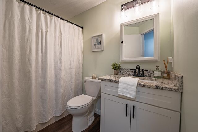 106 Eastern Ave Apt 204, Manchester, NH 03104