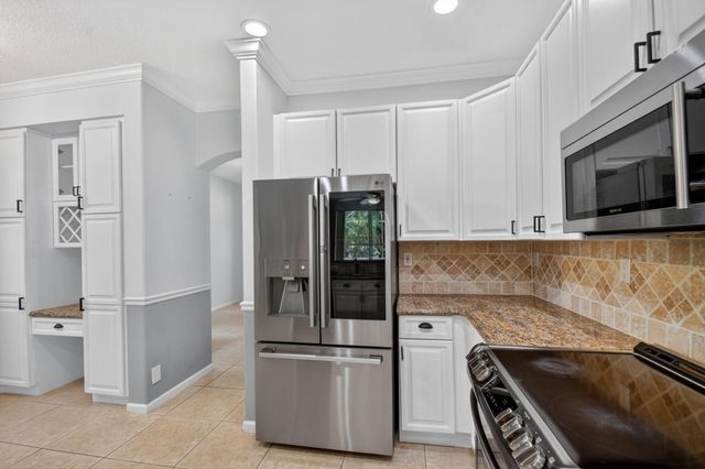 6283 Shadow Tree Lane, Lake Worth, FL 33463