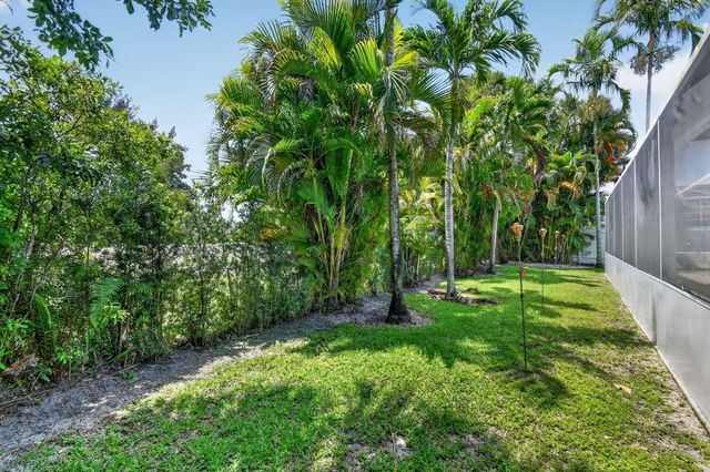 6283 Shadow Tree Lane, Lake Worth, FL 33463
