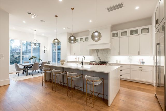 2817 Albans Road, Houston, TX 77005