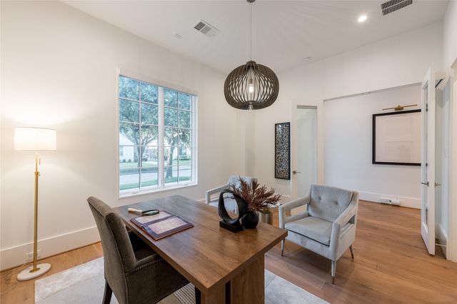 2817 Albans Road, Houston, TX 77005