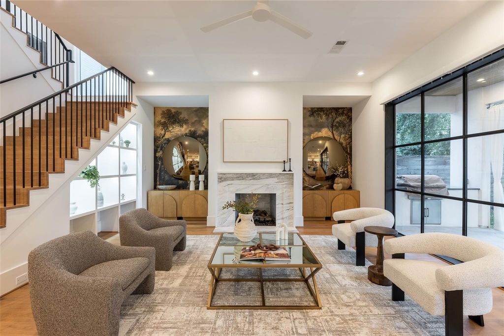 Image 15 of property listing at 2817 Albans Road, Houston, TX 77005