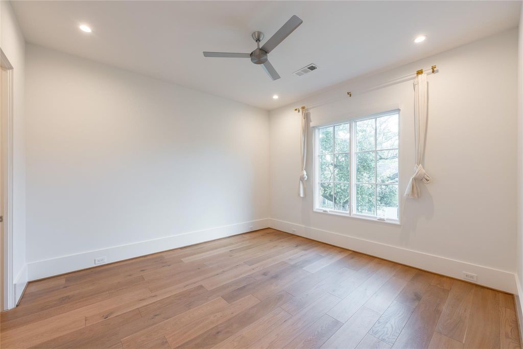 Image 41 of property listing at 2817 Albans Road, Houston, TX 77005