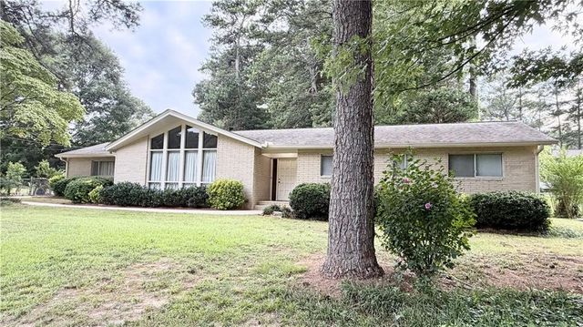 645 Dorsey Circle SW, Lilburn, GA 30047