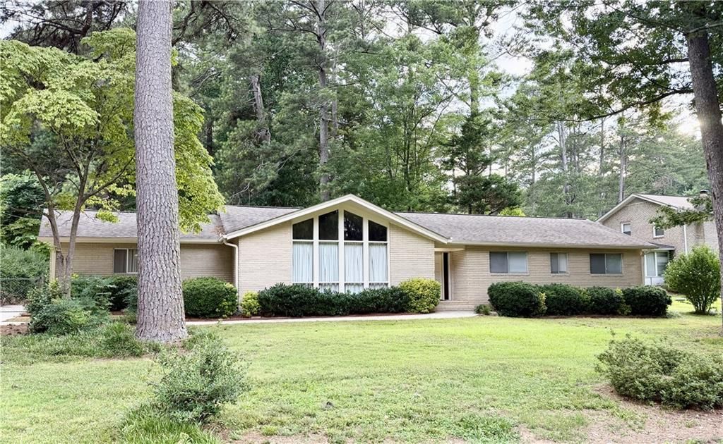 645 Dorsey Circle SW, Lilburn, GA 30047