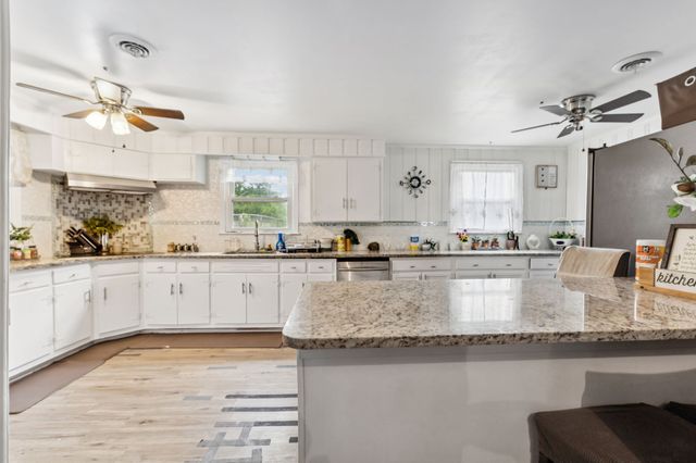 165 Dobbins Pike, Gallatin, TN 37066