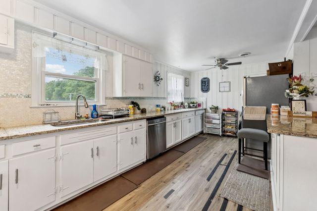 165 Dobbins Pike, Gallatin, TN 37066