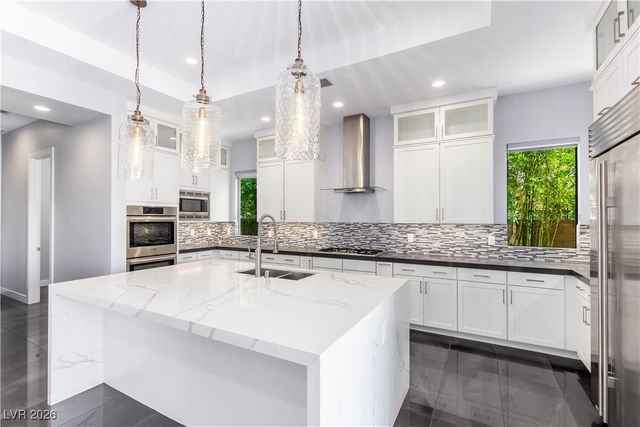 4198 Bronze Ridge Street, Las Vegas, NV 89135