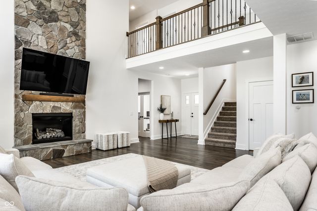 7716 Traders Hollow Lane, Indianapolis, IN 46278