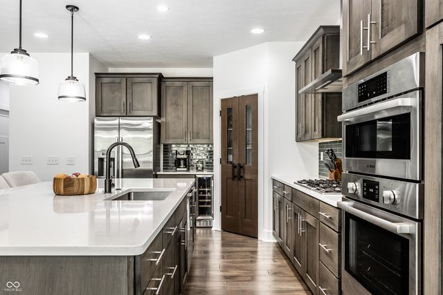 7716 Traders Hollow Lane, Indianapolis, IN 46278