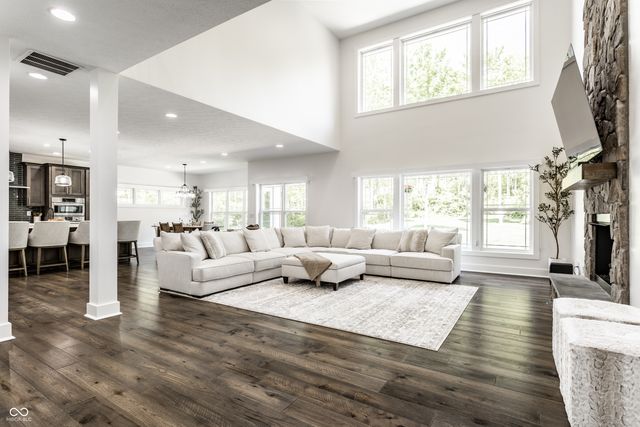 7716 Traders Hollow Lane, Indianapolis, IN 46278