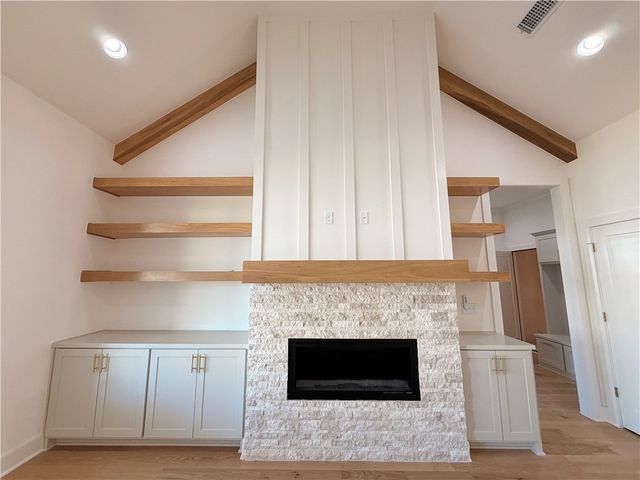 2724 Amaris Avenue, Lowell, AR 72745