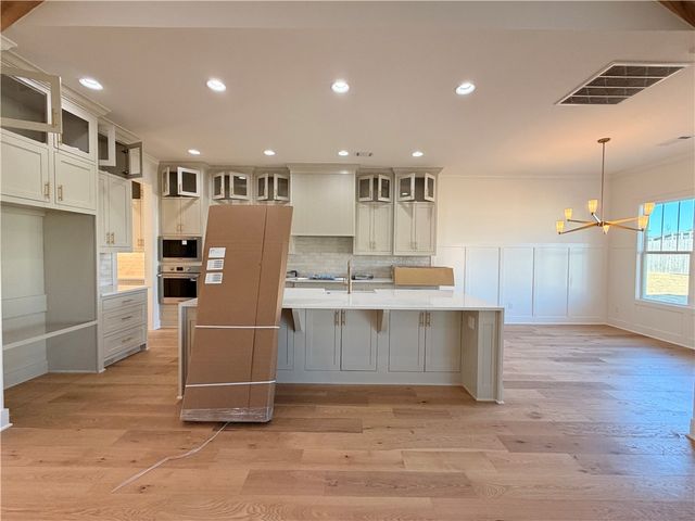 2724 Amaris Avenue, Lowell, AR 72745