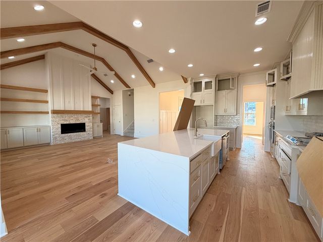 2724 Amaris Avenue, Lowell, AR 72745