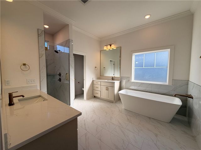 2724 Amaris Avenue, Lowell, AR 72745