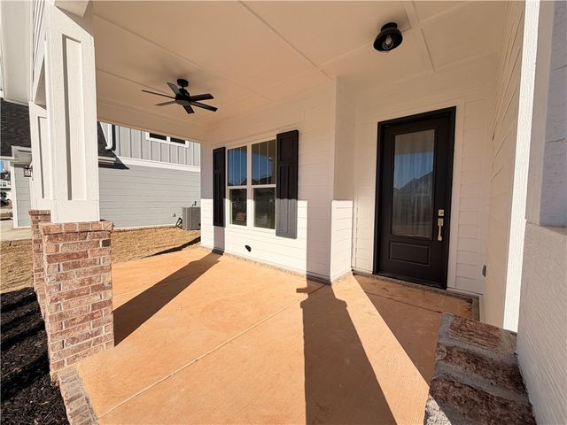 2724 Amaris Avenue, Lowell, AR 72745