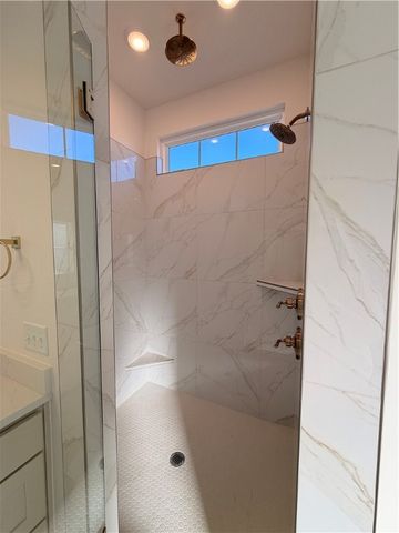 2724 Amaris Avenue, Lowell, AR 72745