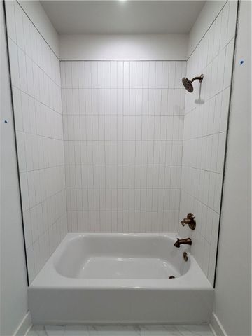 2724 Amaris Avenue, Lowell, AR 72745