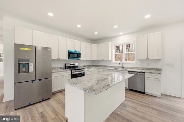 35 MAUVE RD, Hedgesville, WV 25427