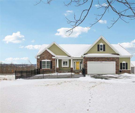 3636 Lincoln Hill Road, Hopewell, NY 14424