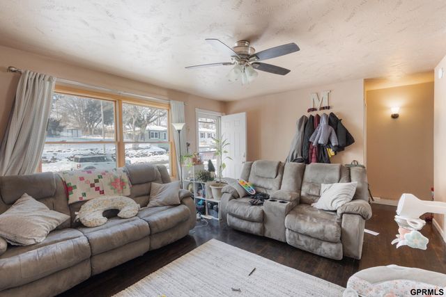 7407 S 72 Avenue, La Vista, NE 68128