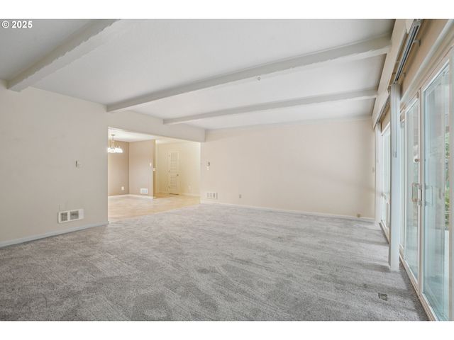 4460 Sw SCHOLLS FERRY Rd 3, Portland, OR 97225