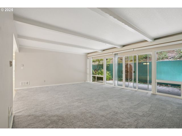 4460 Sw SCHOLLS FERRY Rd 3, Portland, OR 97225