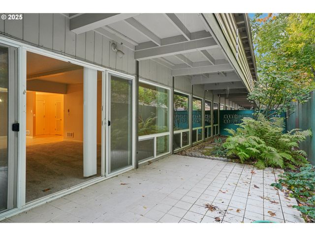 4460 Sw SCHOLLS FERRY Rd 3, Portland, OR 97225