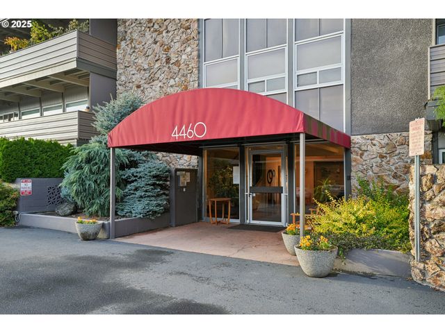 4460 Sw SCHOLLS FERRY Rd 3, Portland, OR 97225