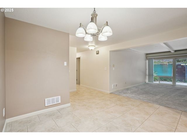 4460 Sw SCHOLLS FERRY Rd 3, Portland, OR 97225