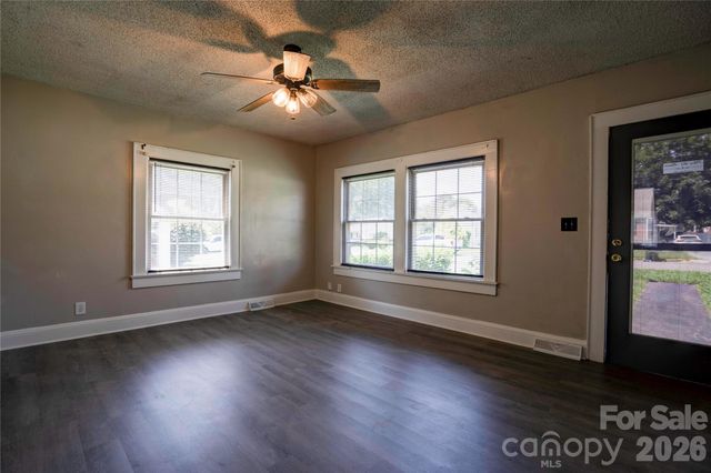 605 Meadowbrook Road, Kings Mountain, NC 28086