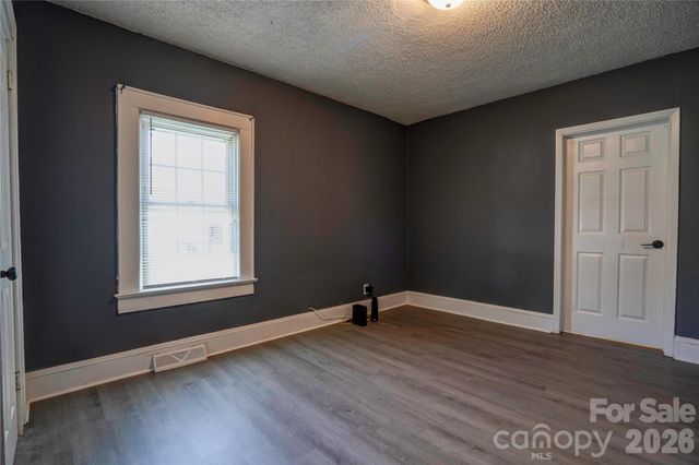 605 Meadowbrook Road, Kings Mountain, NC 28086