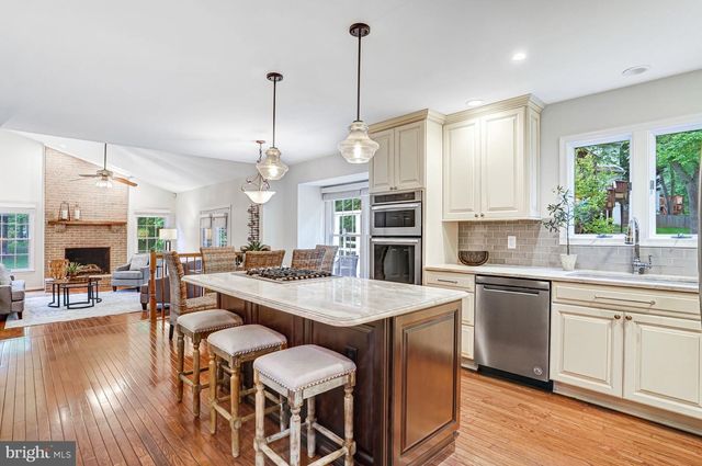 13772 LAUREL ROCK DR, Clifton, VA 20124