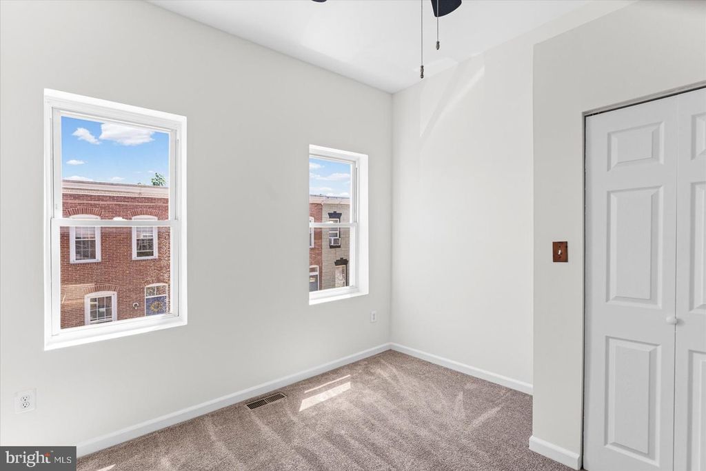 Image 16 of property listing at 24 N STREEPER ST, Baltimore, MD 21224