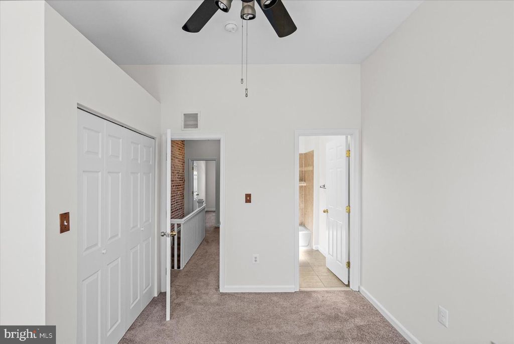 Image 17 of property listing at 24 N STREEPER ST, Baltimore, MD 21224