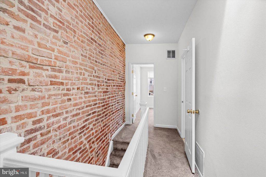Image 20 of property listing at 24 N STREEPER ST, Baltimore, MD 21224